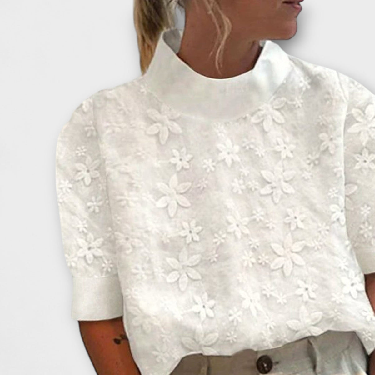 MANUELA | Blusa com gola bordada