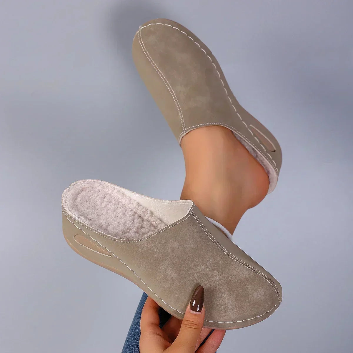 ROSIE | Chinelo ortopédico fechado