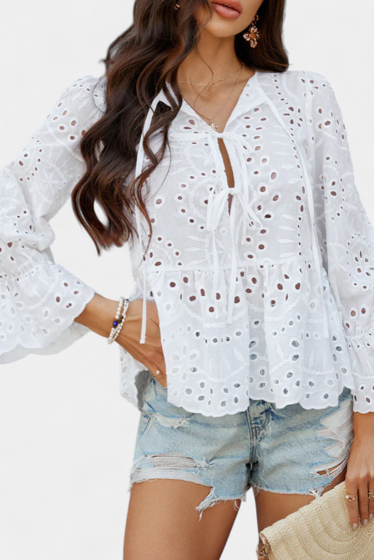 LORENA | Blusa com renda e corte amplo