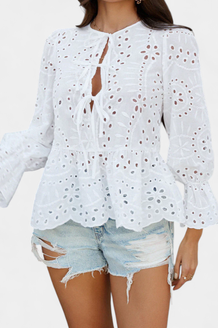 LORENA | Blusa com renda e corte amplo