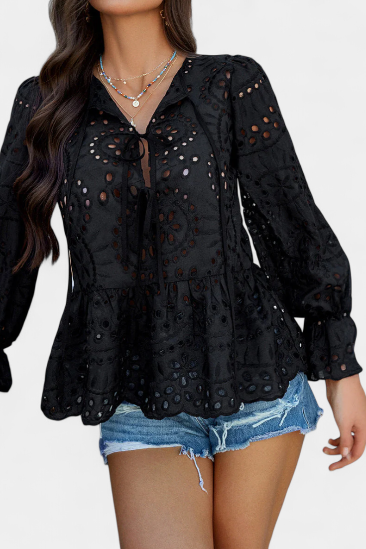 LORENA | Blusa com renda e corte amplo
