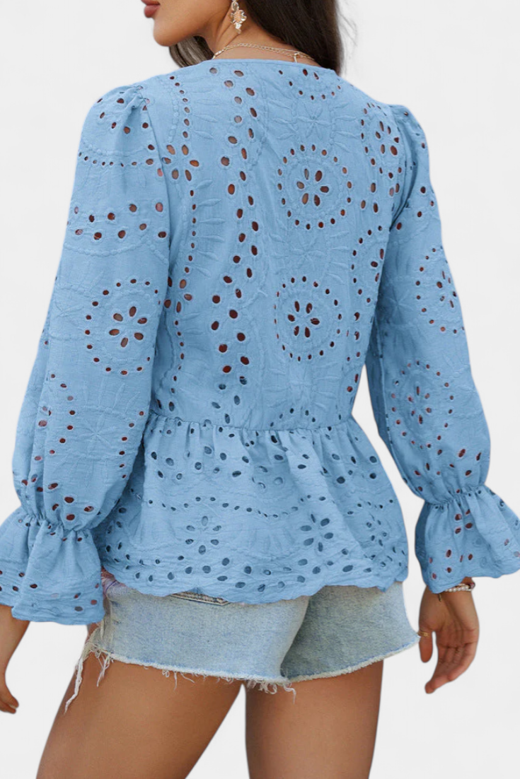 LORENA | Blusa com renda e corte amplo